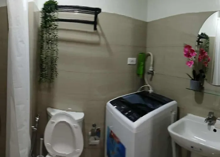Shore 2 Staycation Homes マニラ市